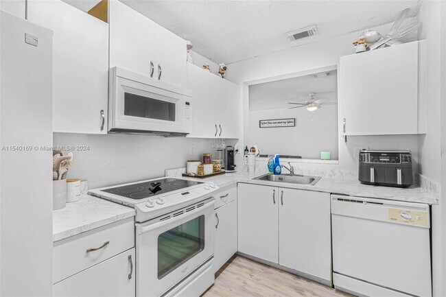 Building Photo - 1144 NW 125th Path