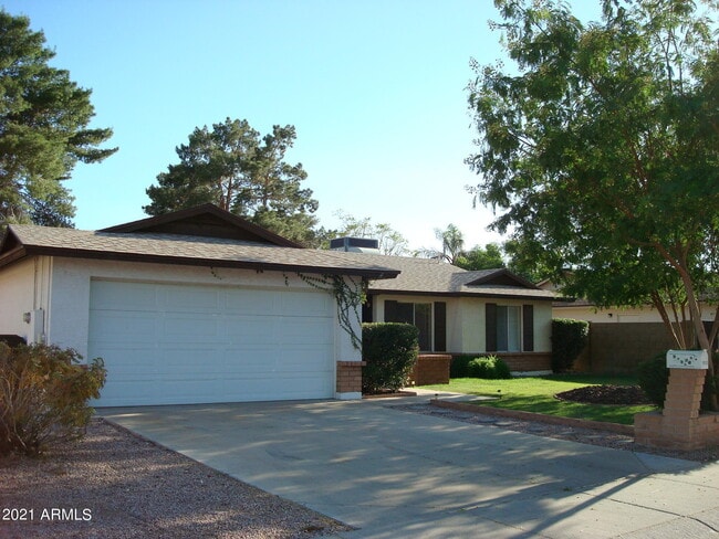 Building Photo - 3933 W Pershing Ave