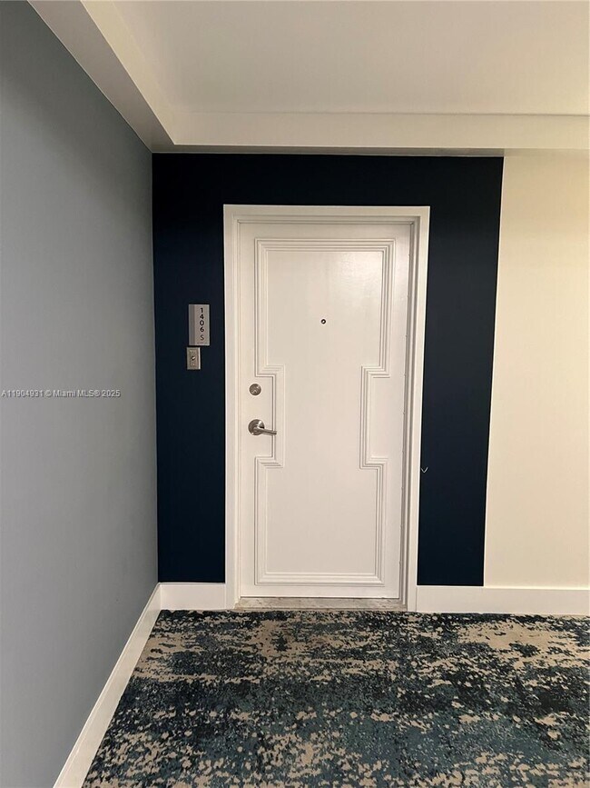 Building Photo - 2751 S Ocean Dr