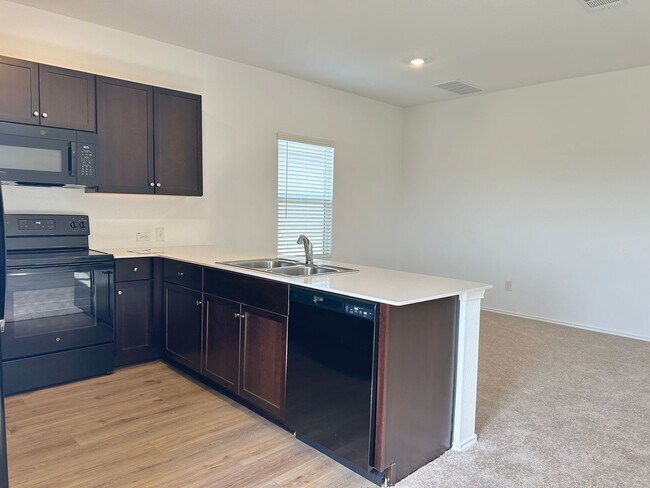 Building Photo - Coming Soon!  Late July Move in Available...