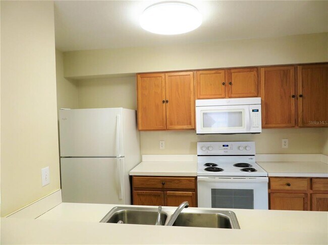 Building Photo - 2233 Fluorshire Dr