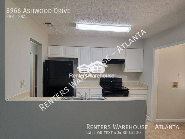 Building Photo - 3 Bedroom Ranch floorplan on wooded lot in...