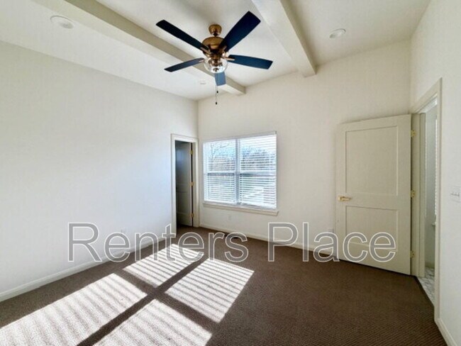 Building Photo - 1140 S Quincy Ave