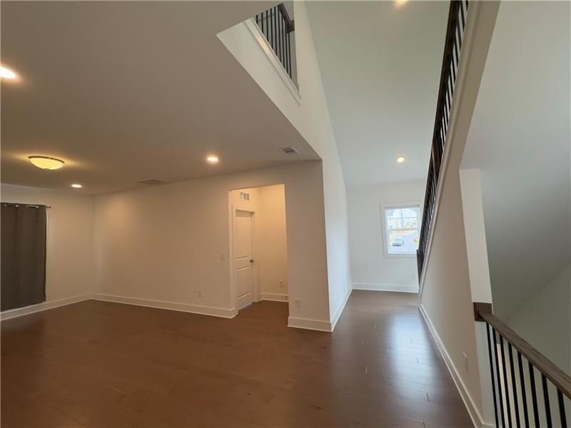 Building Photo - 1255 Westshore Dr