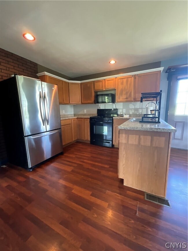 Building Photo - 29841 US-20