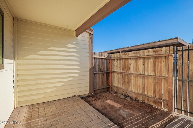 Building Photo - 6606 W Jamaica Dr