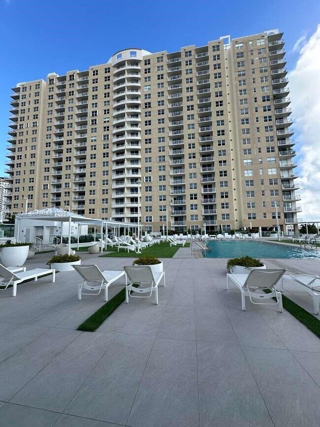 Building Photo - 770 Claughton Island Dr