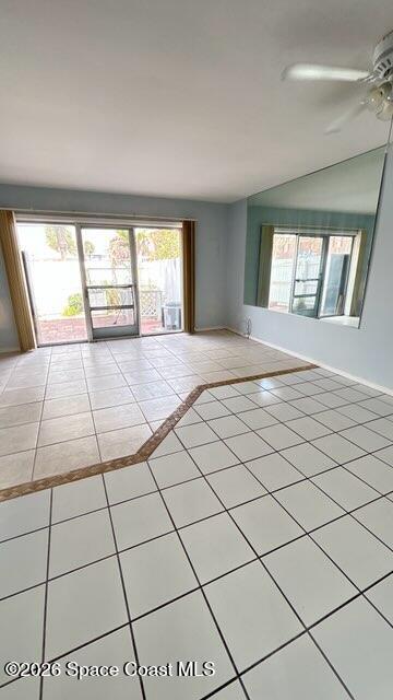 Building Photo - 120 E Colonial Ct
