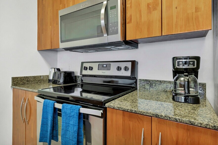 Building Photo - 1200 Brickell Bay Dr