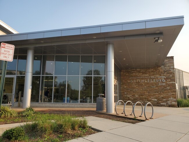 Building Photo - 9810 Leatherfern Terrace