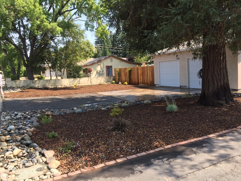 Attached Garage w/storage - 2150 Gunn Rd