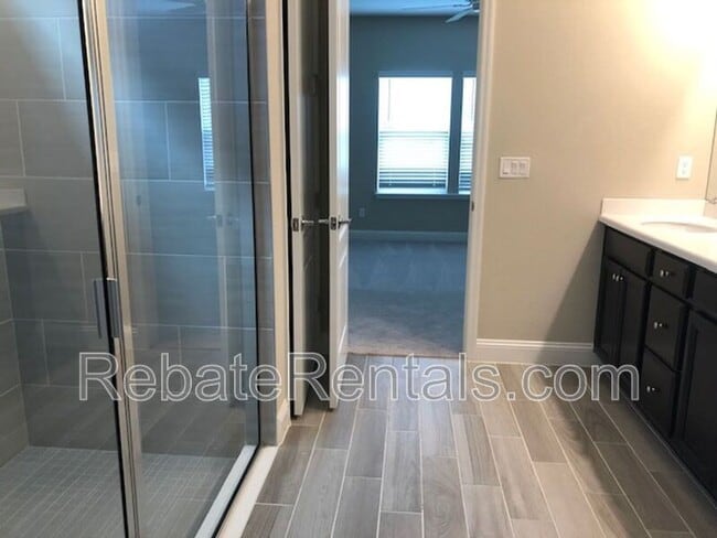 Building Photo - 308 Sweet Oak Wy