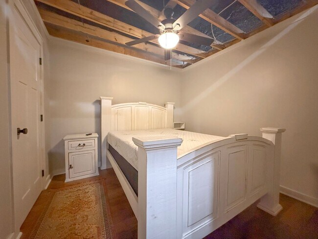 Building Photo - 209 S Church St