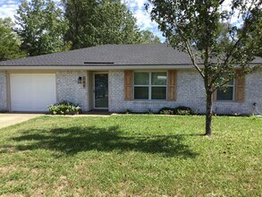 Building Photo - $500 OFF MOVE IN SPECIAL-VERY NICE BLANCHARD HOME. NORTH SHREVEPORT