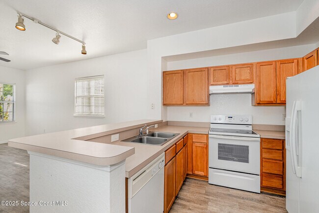 Building Photo - 105 Turpial Way