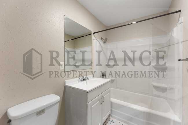 Building Photo - 1642 Denver Dr