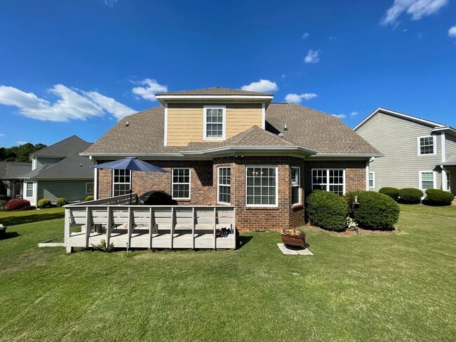 Building Photo - Charming 4 bedroom/2.5 bathroom in Tudor Branch!