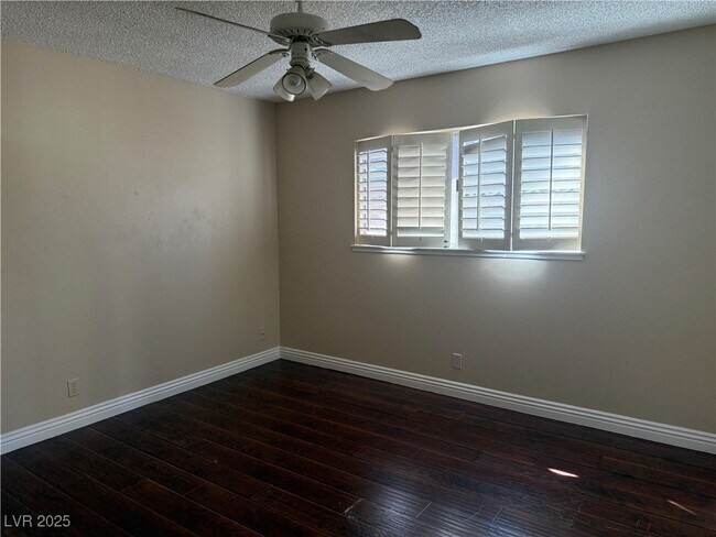 Building Photo - 4348 El Campana Way