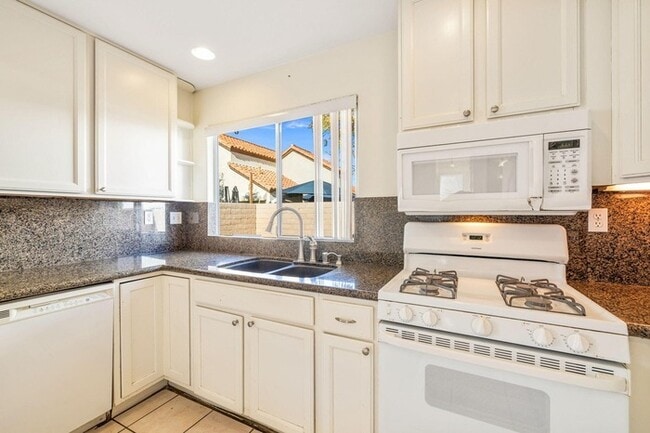 Building Photo - Spacious 4BR Home with Main-Level Primary Suite & No HOA!