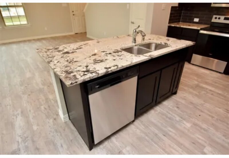 Building Photo - 3401 Solana Cir