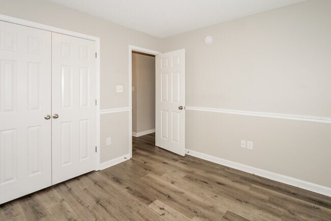 Building Photo - 1801 Cherry Creek Dr