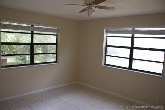Building Photo - 10851 NW 45th St