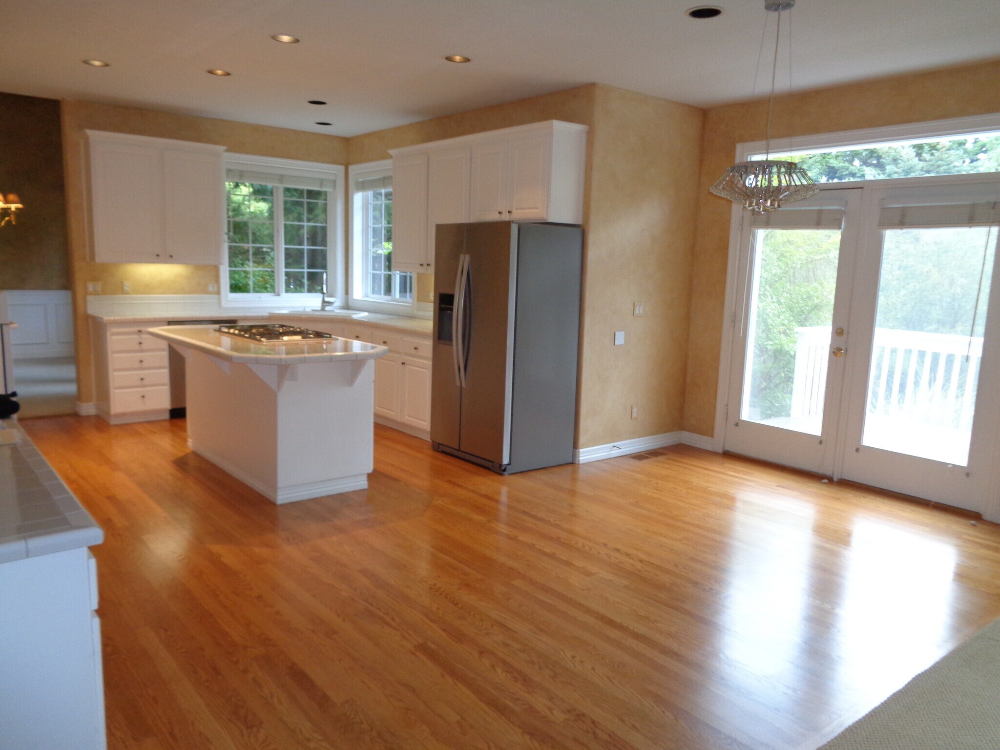 Building Photo - 17083 SW Arbutus Dr