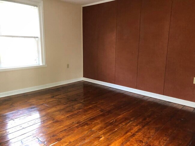 2nd Bedroom - 164 S River St