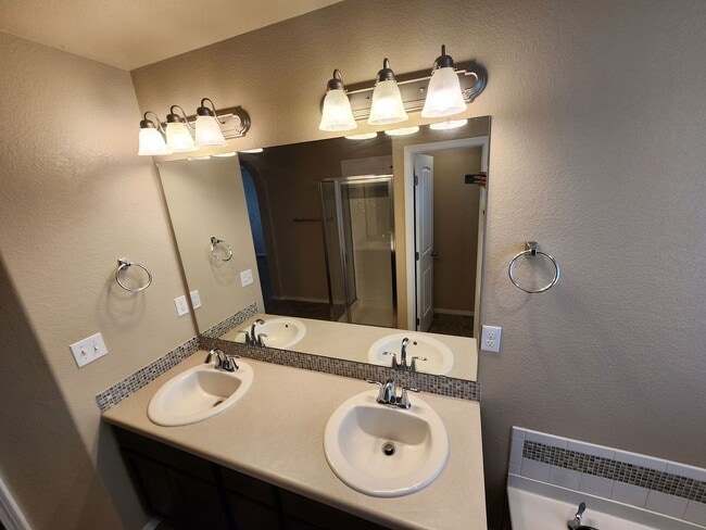 Building Photo - 1607 Smokey Ridge Way