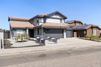 Building Photo - 43865 Carefree Ct