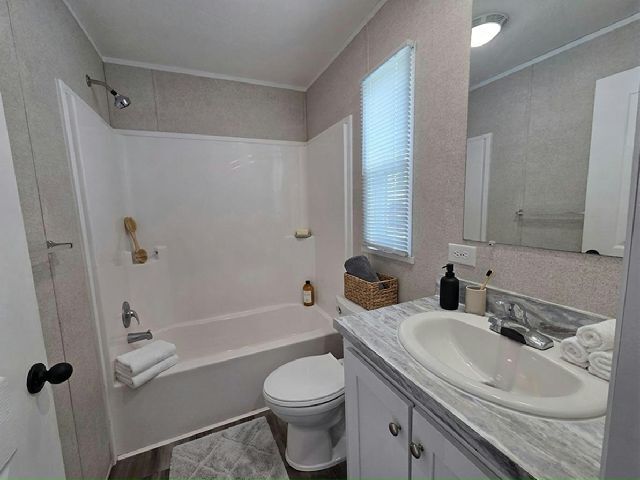 Building Photo - 253 Bunting Ln