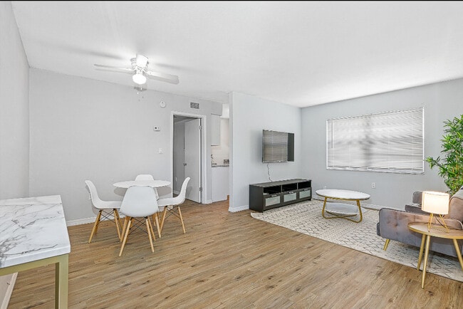 Building Photo - 13104-13108 Leisure Wood Pl