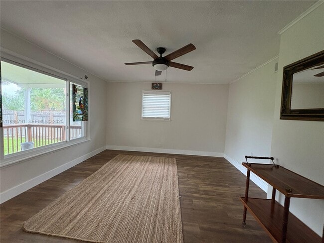 Building Photo - 830 S Beach St