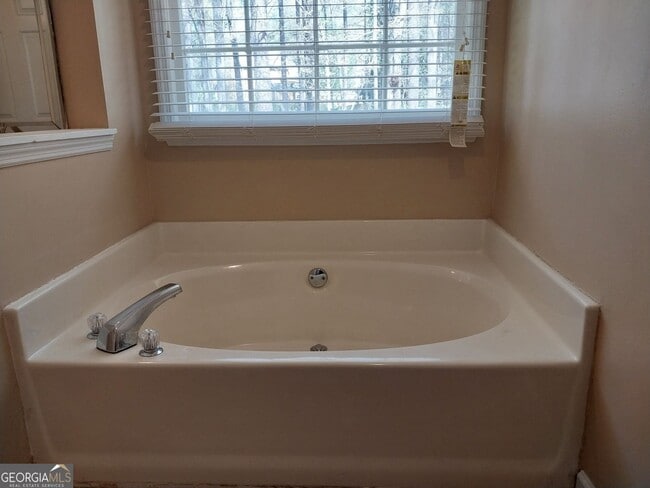 Building Photo - 4820 Westbourne Dr