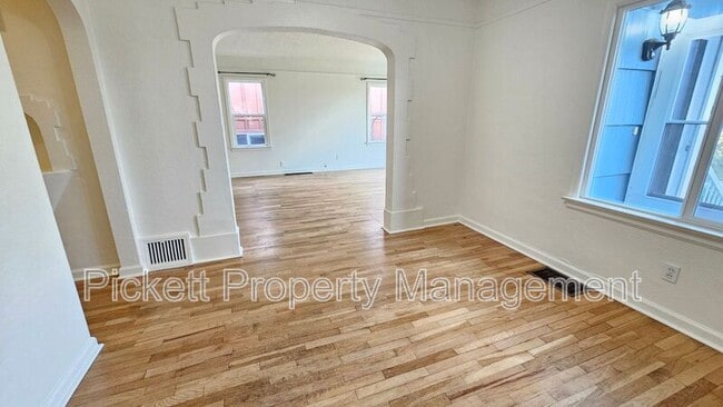 Building Photo - 139 S Lafayette Ave