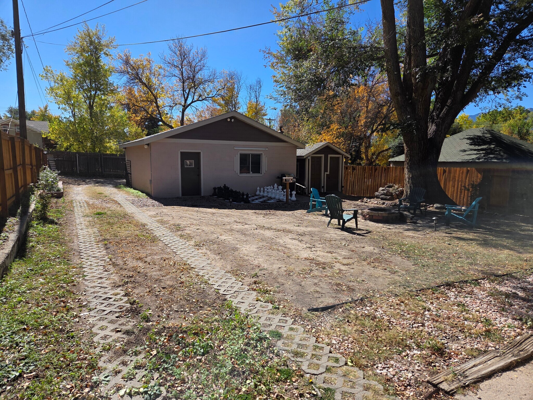 Building Photo - 807 E Yampa St