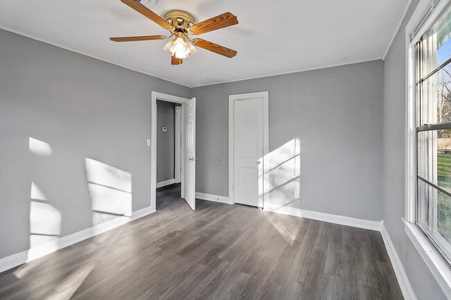 Building Photo - 506 Trinity St