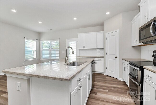 Building Photo - 646 Sagecroft Ln