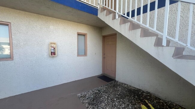 Building Photo - 1524 SE Royal Green Cir