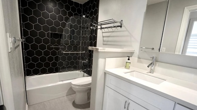 Building Photo - 268 Mar Vista Ave