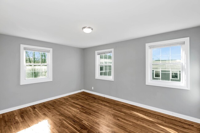 Building Photo - Huntsville Townhouse 2BR/1BA