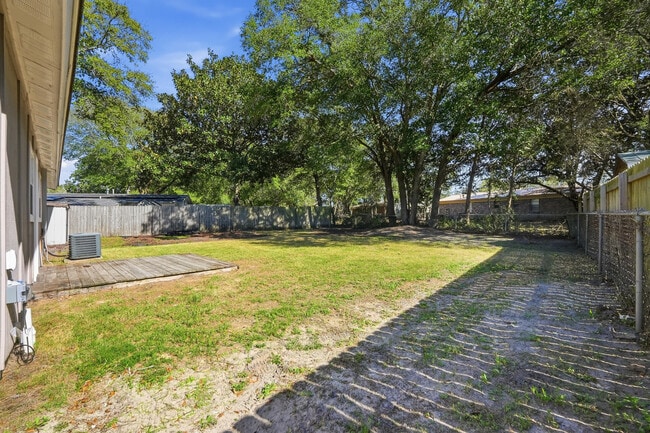 Building Photo - 20 Kohler Dr