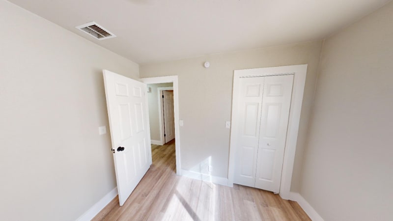 Building Photo - 7323 Glen Arbor Dr