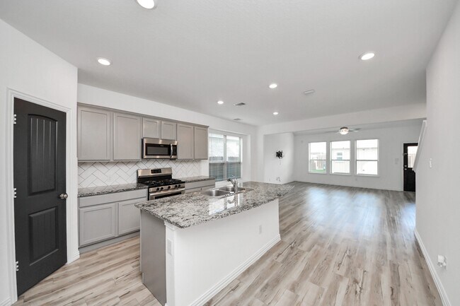 Building Photo - 20230 Creekdale Bend Dr