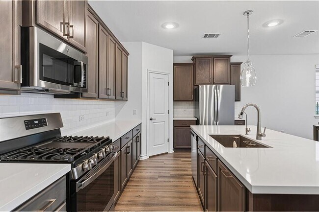 Building Photo - 2911 St Regis Dr