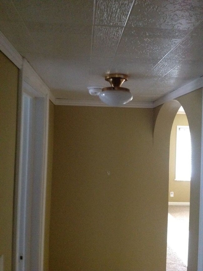 Building Photo - Beautiful home!