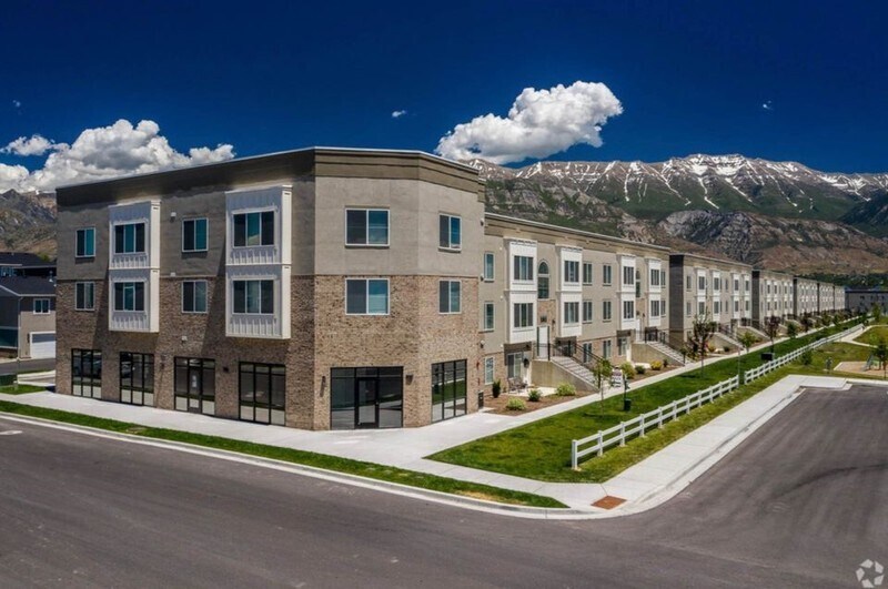 Building Photo - 799 E 550 S