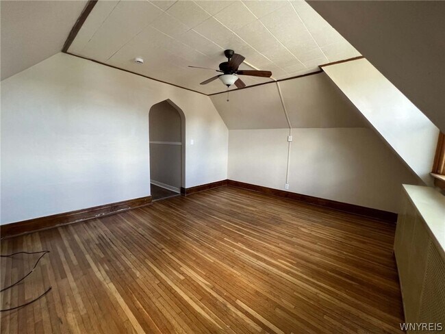 Building Photo - 98 Freund St