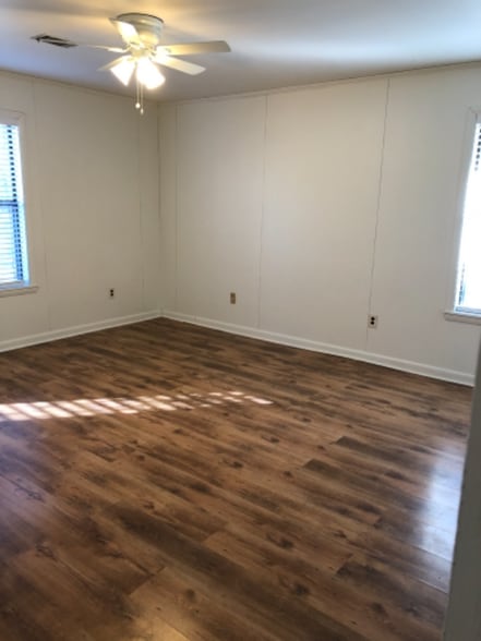 Building Photo - 386 AR-286