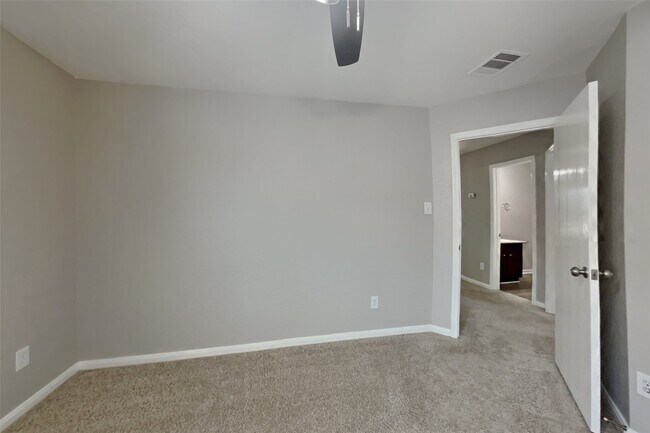 Building Photo - 7718 Balsam Crossing Ln